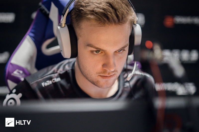 官方： GIANTX 从UCAM签下ara和Flickless